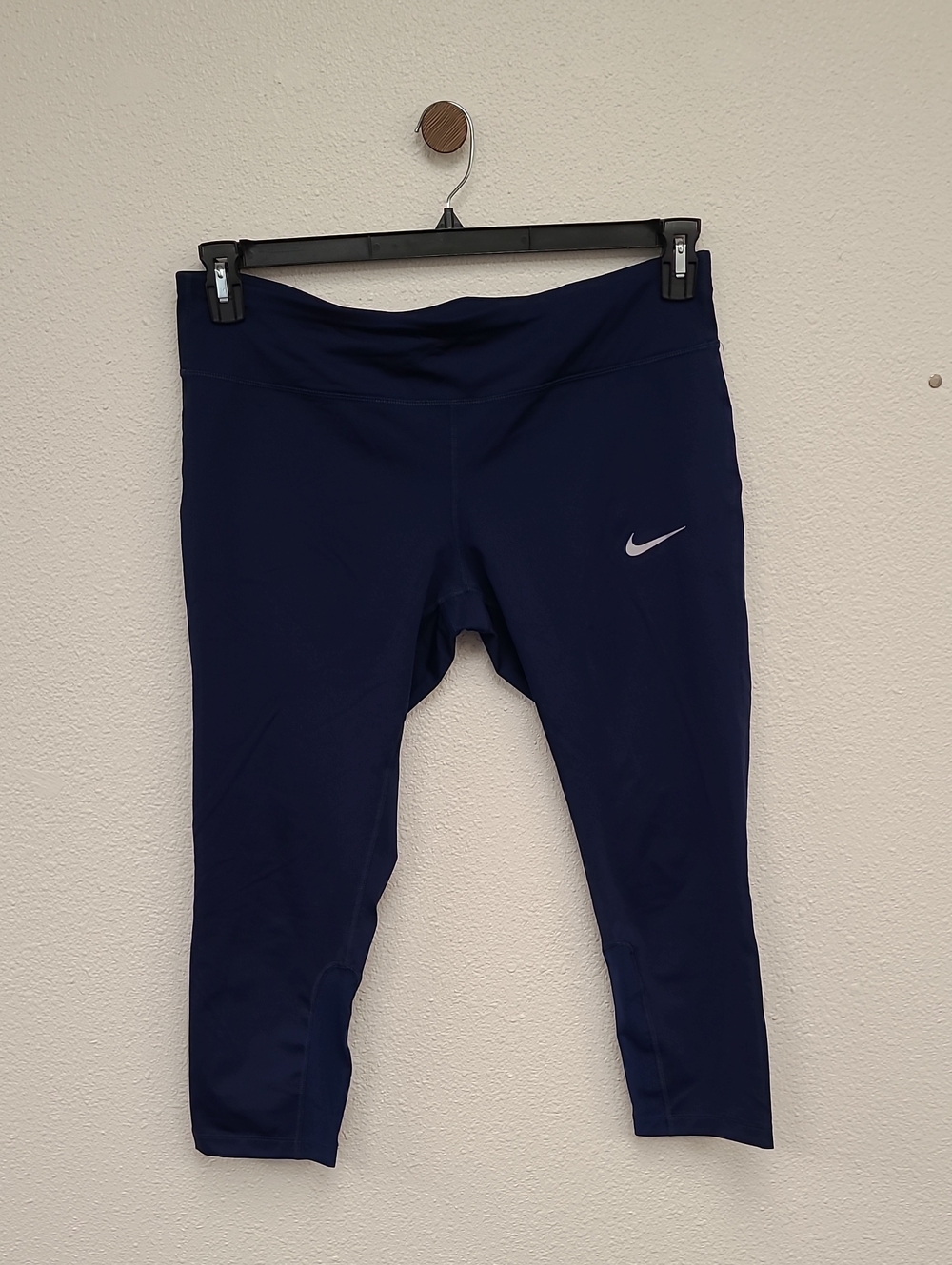 Nike Dri-Fit Navy Cropped Performance Leggings. Size XL